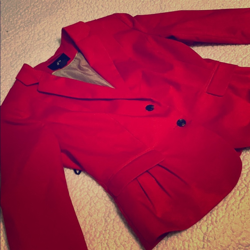 H&m red black with two buttons and side buttons